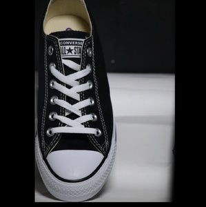 COPY - MENS size 7 converse low top